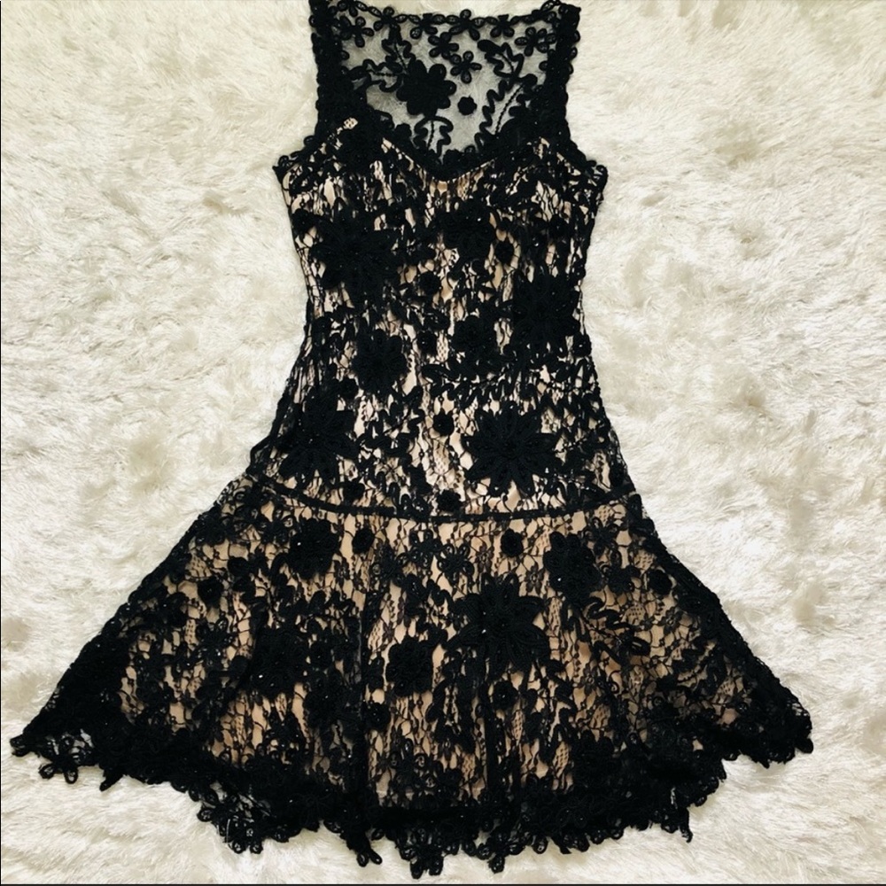 Sue Wong Black Lace Beaded Dress. Size 12